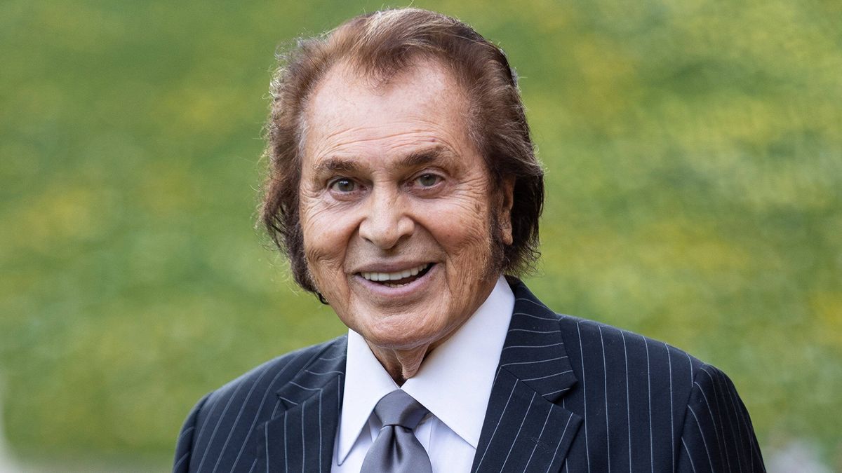 Engelbert Humperdinck image