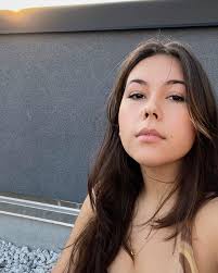 Gigi Perez image