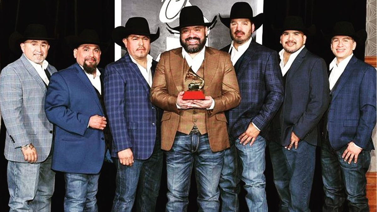 Intocable image