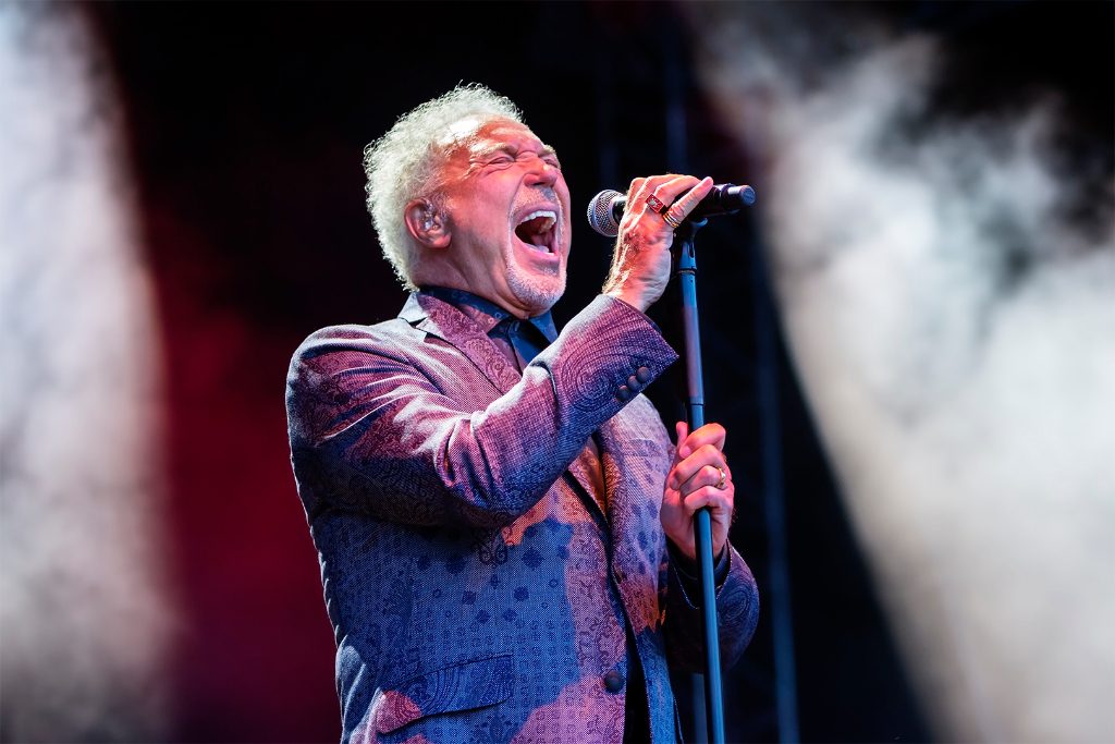 Tom Jones image