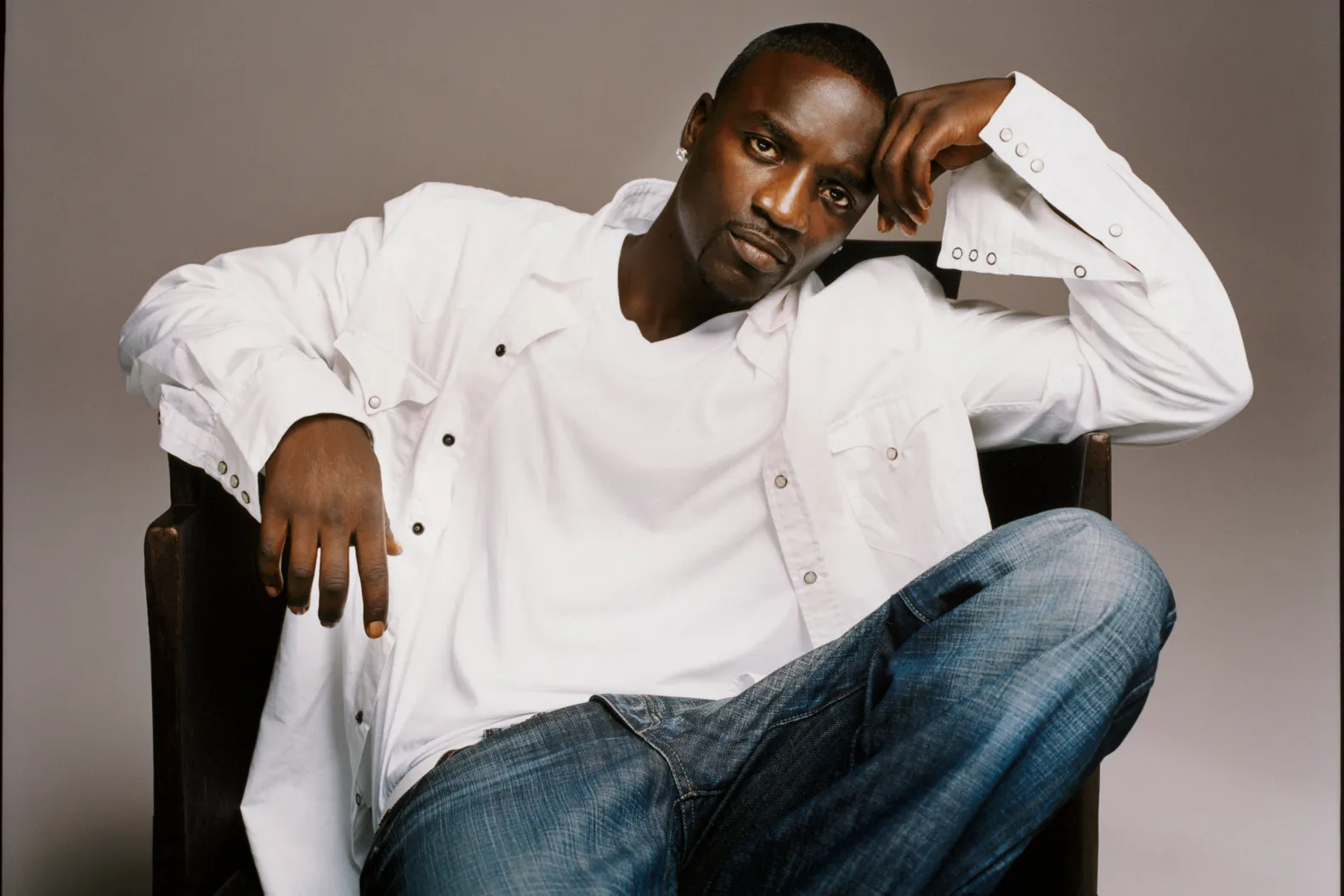 Akon image