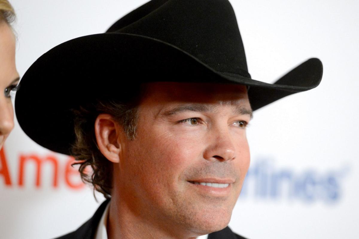 Clay Walker image