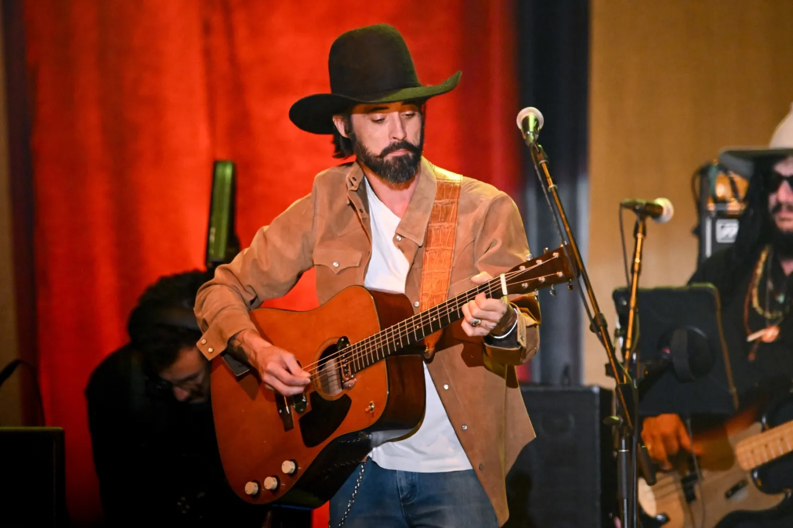 Ryan Bingham image