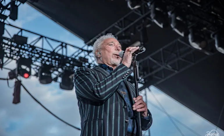 Tom Jones image
