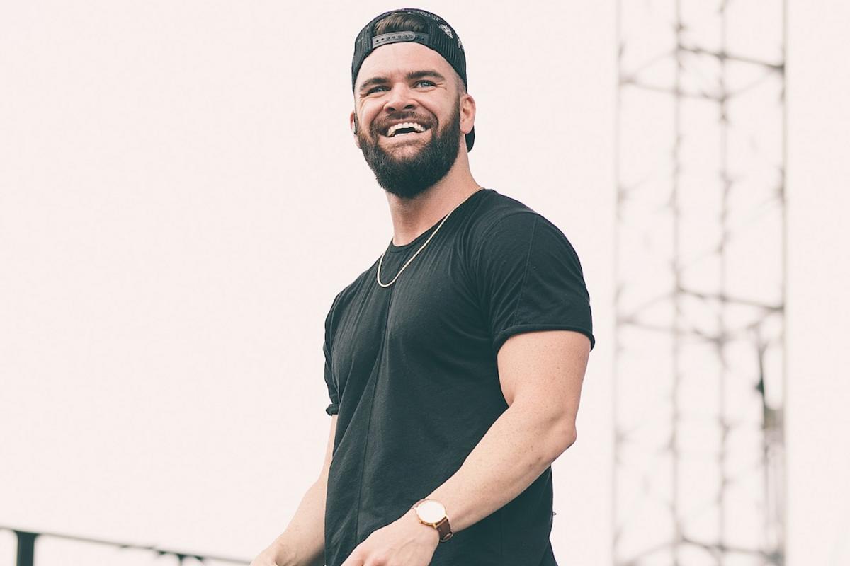 Dylan Scott image