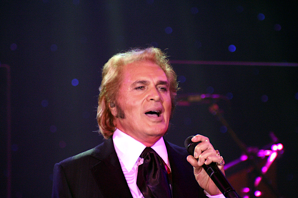Engelbert Humperdinck image