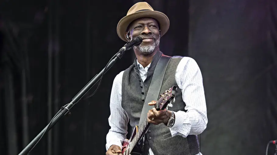 Keb Mo image