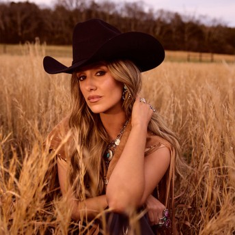 Lainey Wilson image
