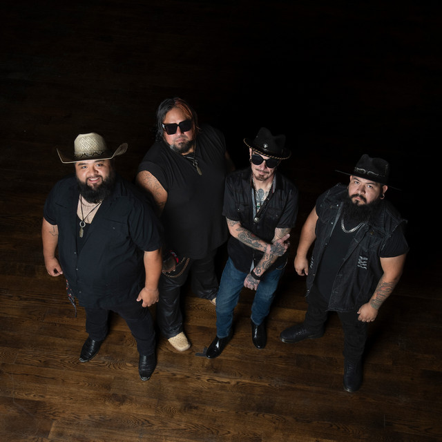 Kiss Me In The Dark: Randy Rogers & Kin Faux