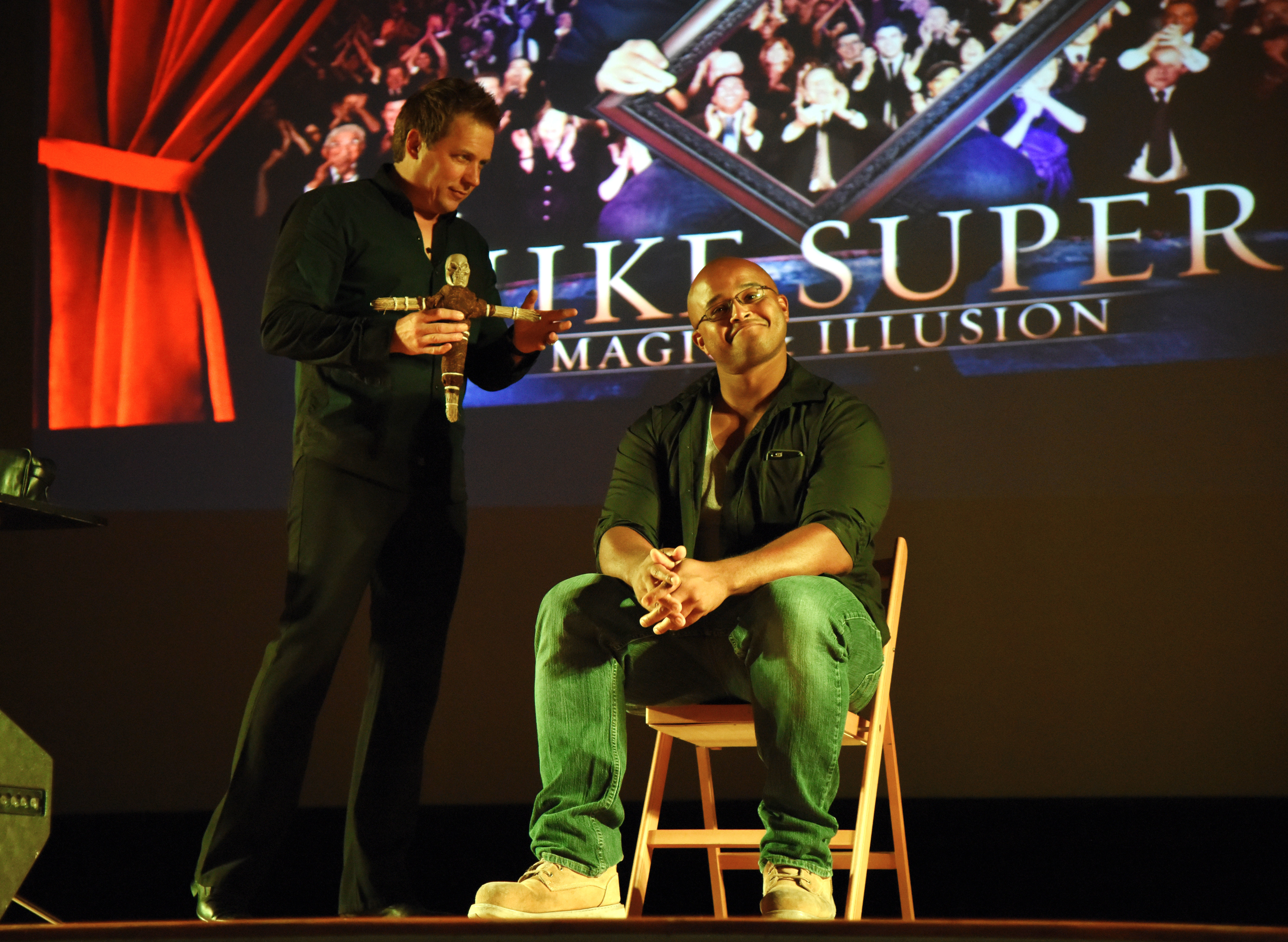 Mike Super Magic & Illusion